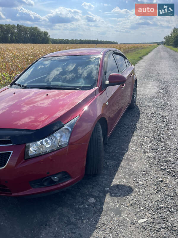 Седан Chevrolet Cruze 2010 в Полтаві