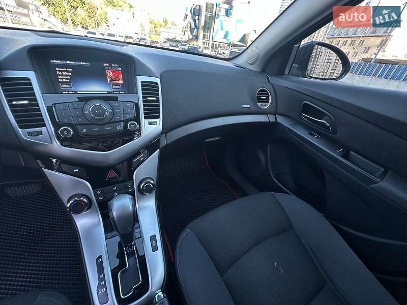 Седан Chevrolet Cruze 2015 в Києві