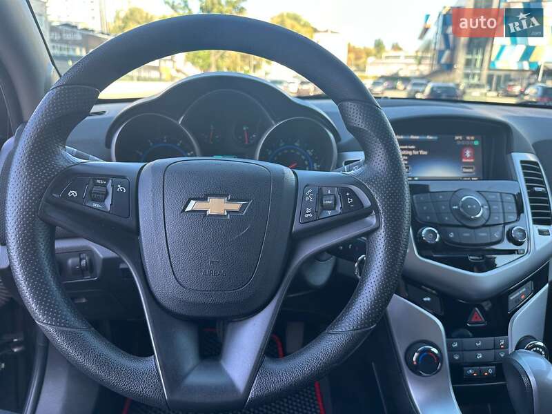 Седан Chevrolet Cruze 2015 в Києві