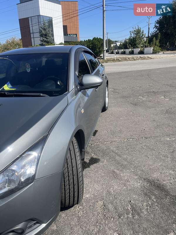 Седан Chevrolet Cruze 2011 в Ирпене