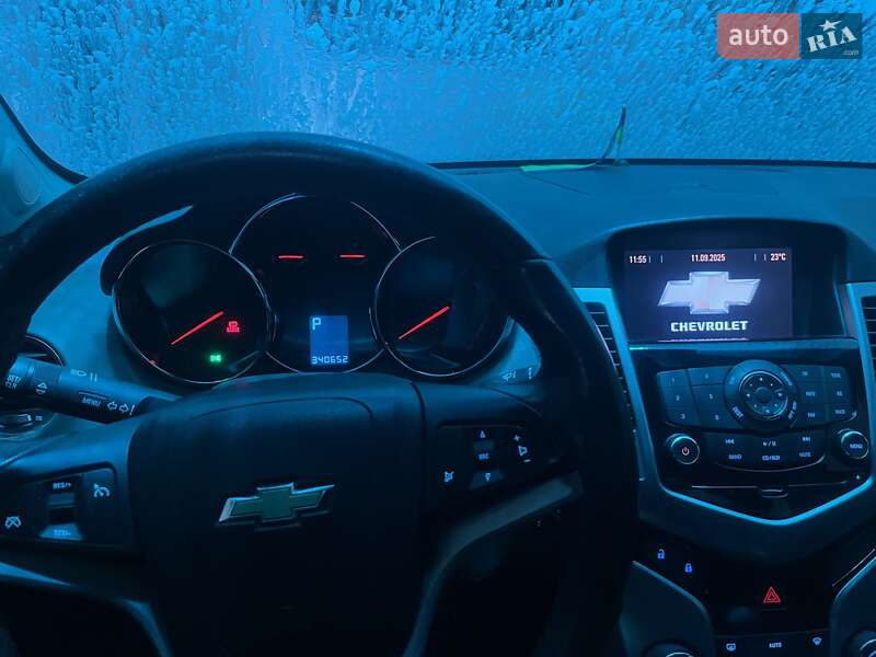 Седан Chevrolet Cruze 2011 в Ирпене