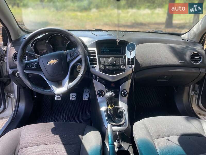 Седан Chevrolet Cruze 2011 в Днепре