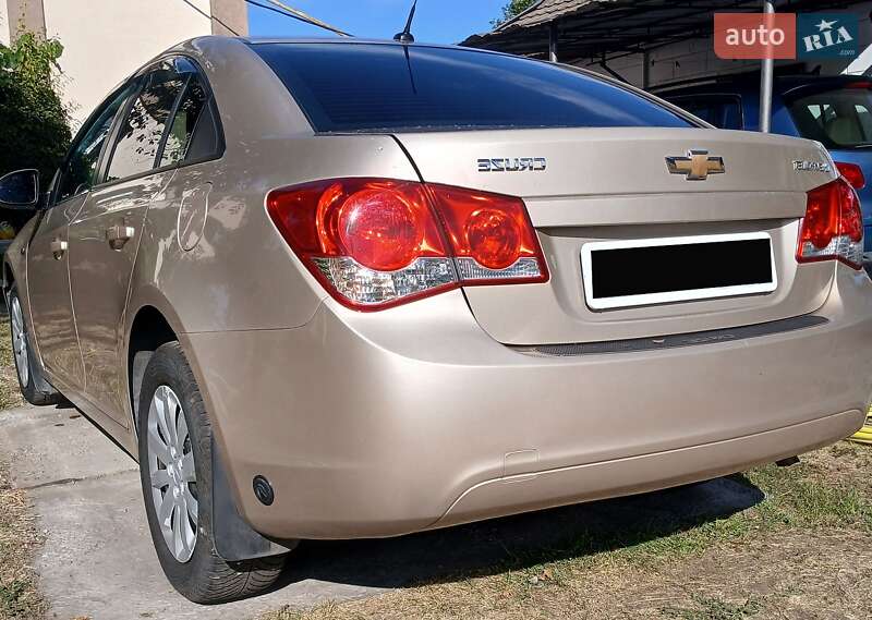 Седан Chevrolet Cruze 2011 в Каменском