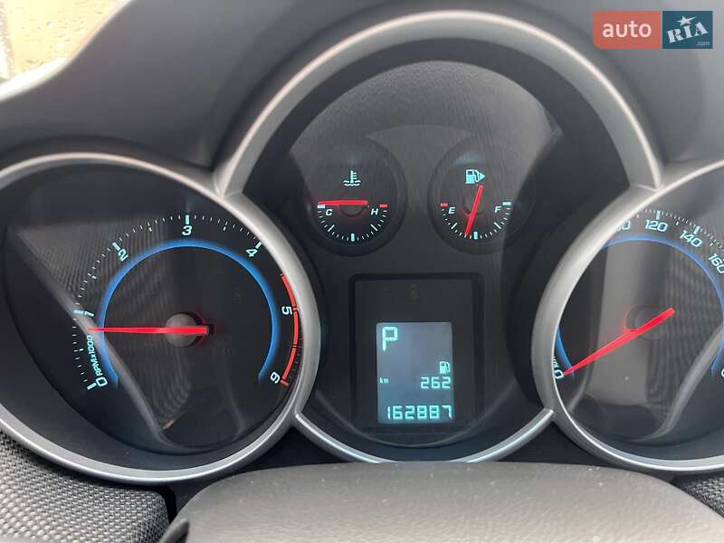 Седан Chevrolet Cruze 2013 в Львові
