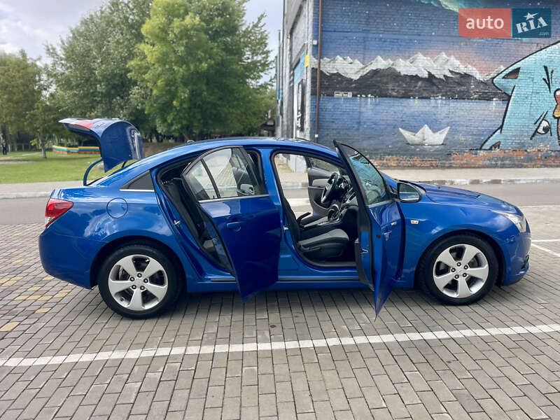 Седан Chevrolet Cruze 2011 в Луцьку