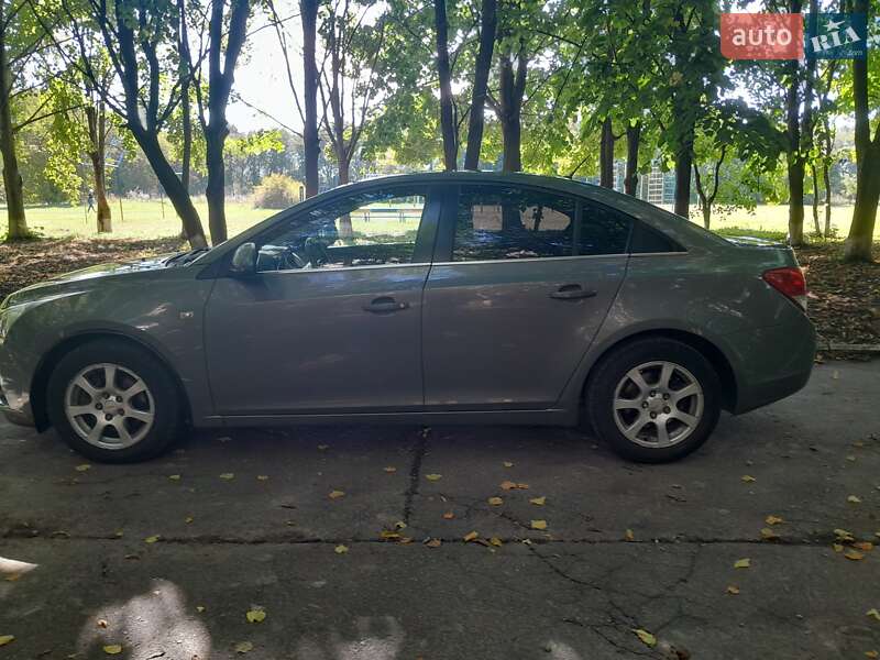 Седан Chevrolet Cruze 2010 в Казатине