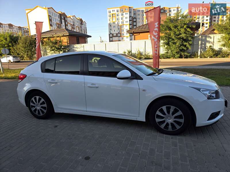 Хэтчбек Chevrolet Cruze 2011 в Киеве