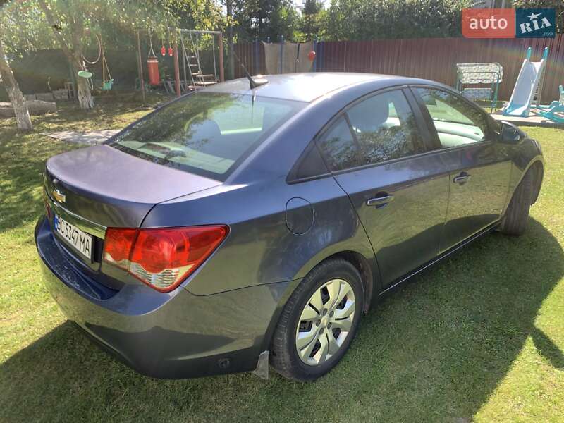 Седан Chevrolet Cruze 2012 в Львове