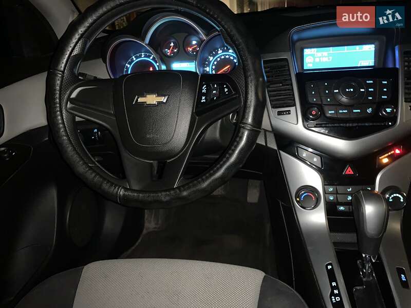 Седан Chevrolet Cruze 2012 в Львове