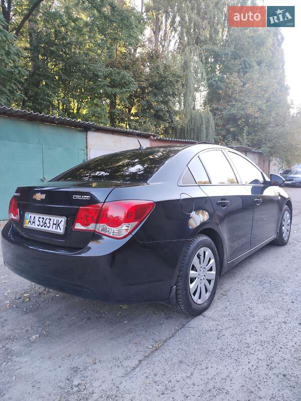 Седан Chevrolet Cruze 2012 в Киеве