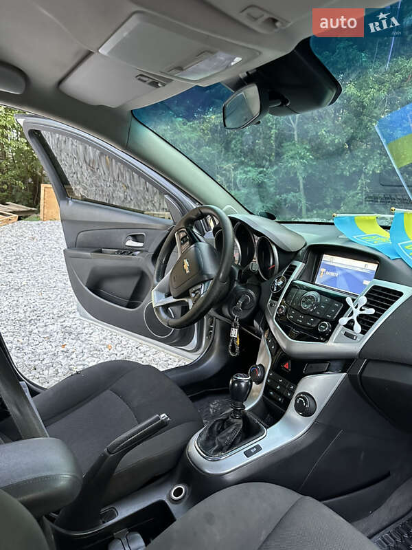 Хэтчбек Chevrolet Cruze 2012 в Днепре