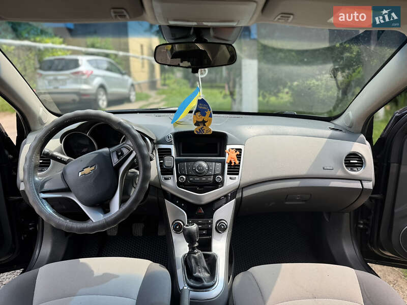 Седан Chevrolet Cruze 2010 в Подольске фото 9 Седан Chevrolet Cruze 2010 в Подольске