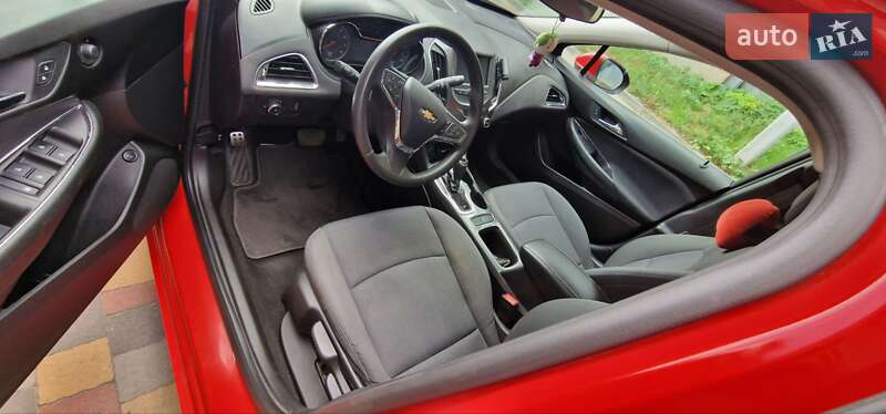 Седан Chevrolet Cruze 2017 в Ужгороді