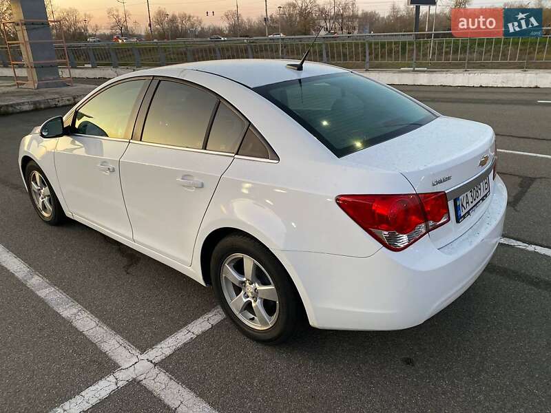 Седан Chevrolet Cruze 2013 в Киеве фото 10 Седан Chevrolet Cruze 2013 в Киеве