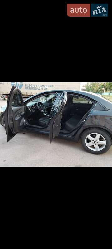 Седан Chevrolet Cruze 2011 в Киеве фото 5 Седан Chevrolet Cruze 2011 в Киеве