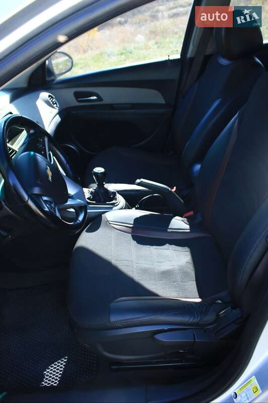 Седан Chevrolet Cruze 2011 в Павлограді