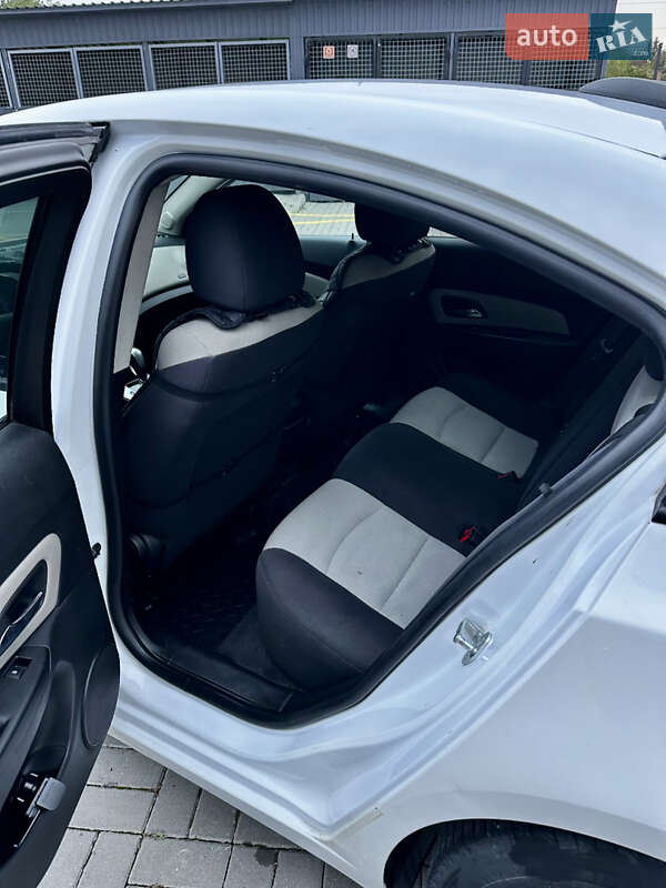 Седан Chevrolet Cruze 2015 в Вінниці