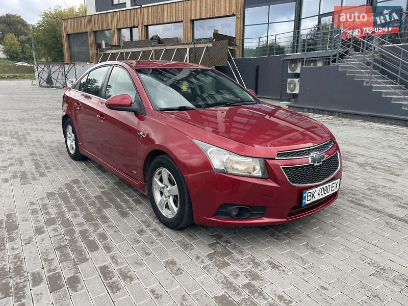Седан Chevrolet Cruze 2011 в Ровно