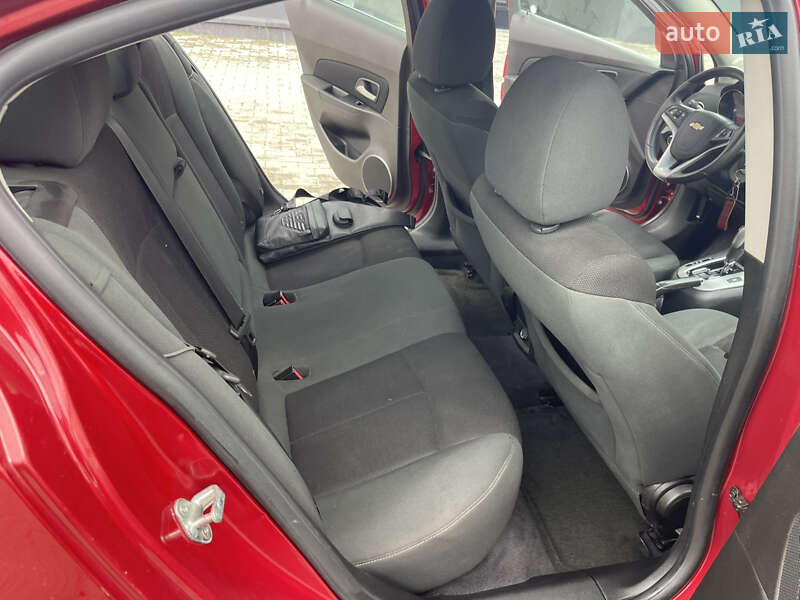 Седан Chevrolet Cruze 2011 в Ровно