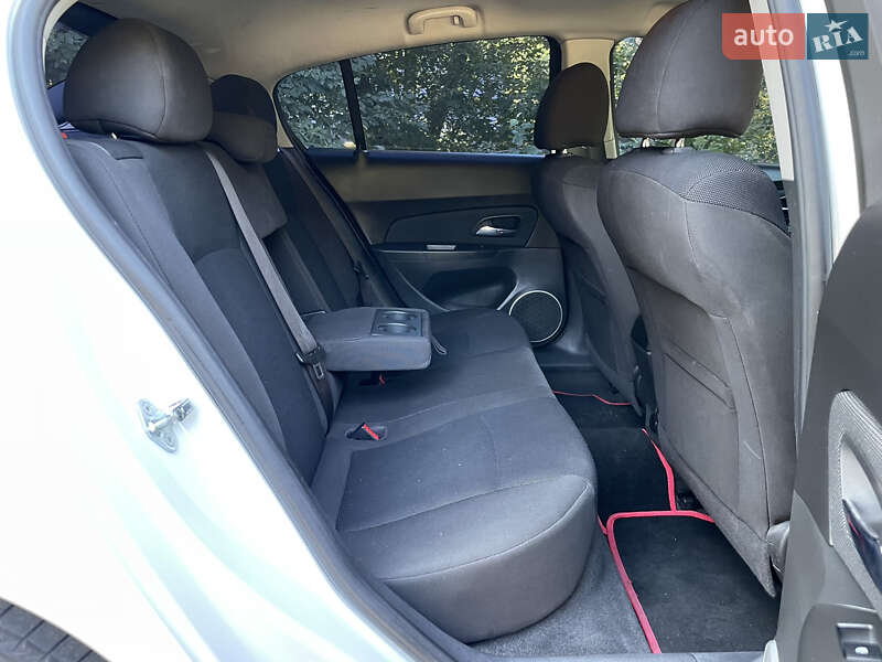 Хэтчбек Chevrolet Cruze 2014 в Киеве фото 21 Хэтчбек Chevrolet Cruze 2014 в Киеве