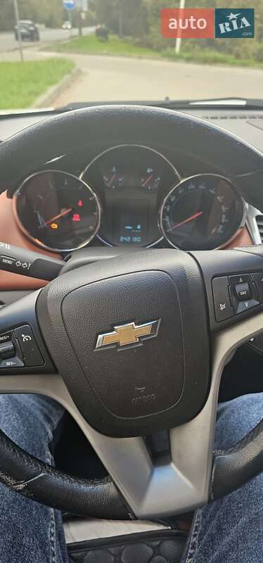 Хэтчбек Chevrolet Cruze 2011 в Луцке фото 5 Хэтчбек Chevrolet Cruze 2011 в Луцке