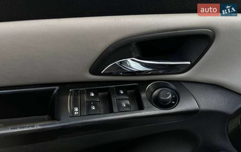 Седан Chevrolet Cruze 2012 в Кривом Роге фото 6 Седан Chevrolet Cruze 2012 в Кривом Роге