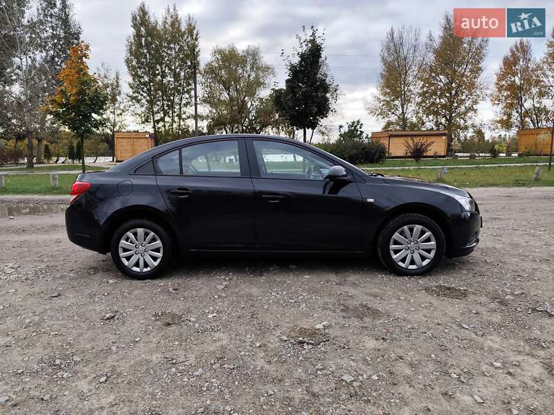 Седан Chevrolet Cruze 2009 в Киеве фото 5 Седан Chevrolet Cruze 2009 в Киеве