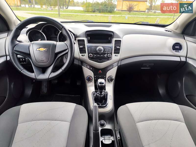 Седан Chevrolet Cruze 2009 в Киеве фото 29 Седан Chevrolet Cruze 2009 в Киеве