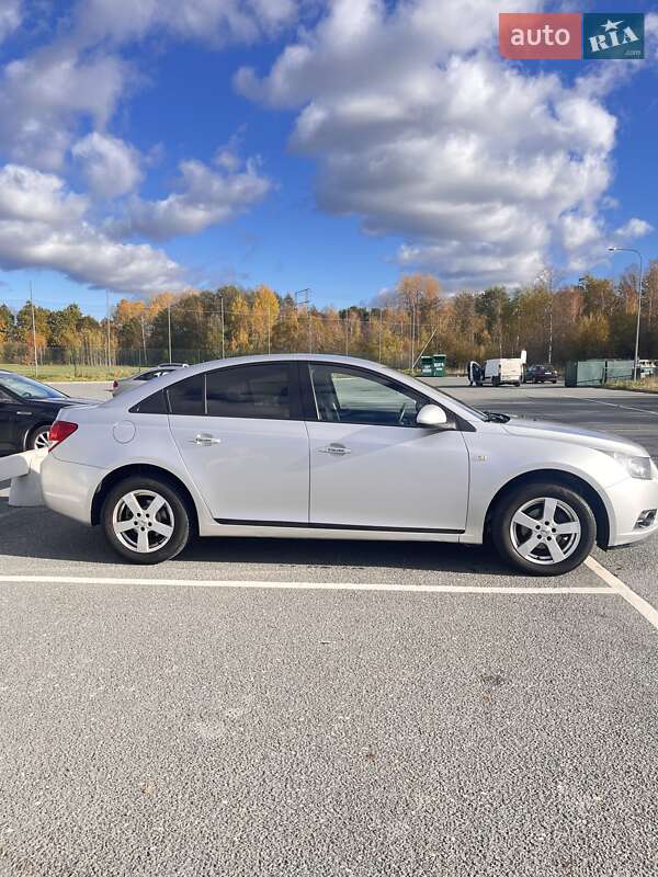 Седан Chevrolet Cruze 2011 в Луцке фото 4 Седан Chevrolet Cruze 2011 в Луцке
