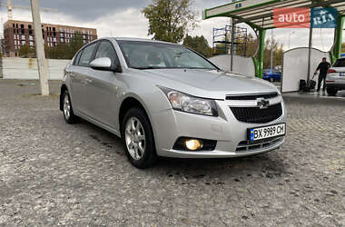 Хэтчбек Chevrolet Cruze 2012 в 