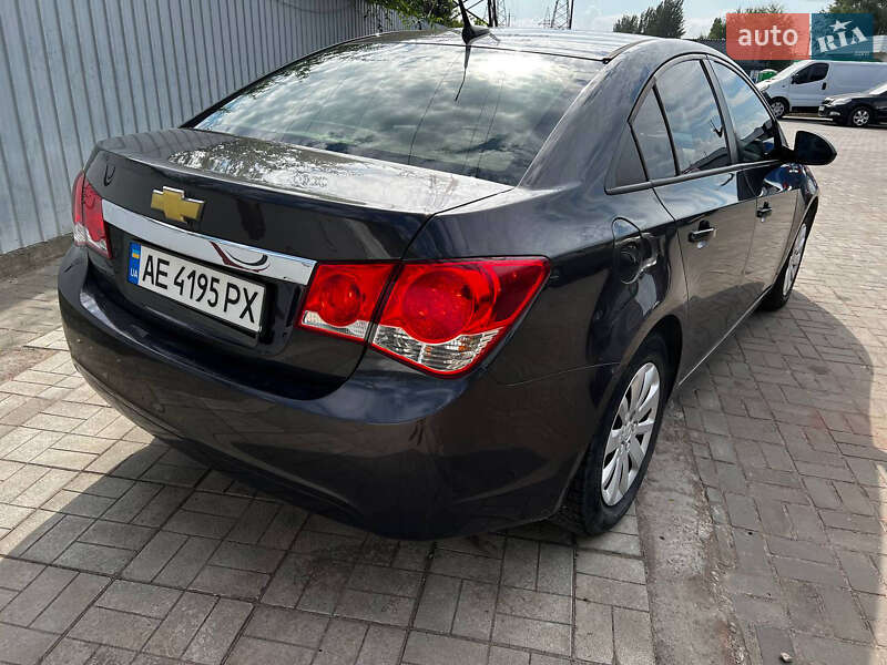 Седан Chevrolet Cruze 2014 в Днепре