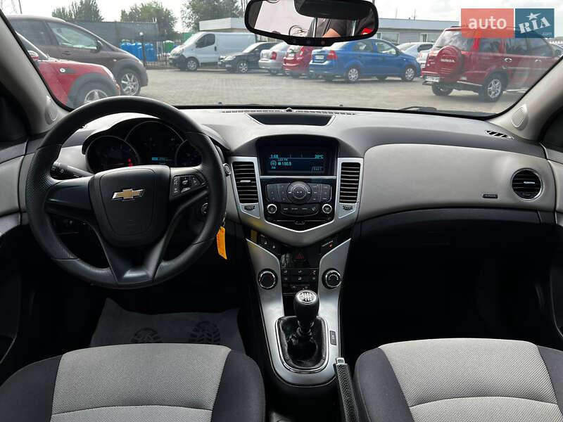 Седан Chevrolet Cruze 2014 в Днепре