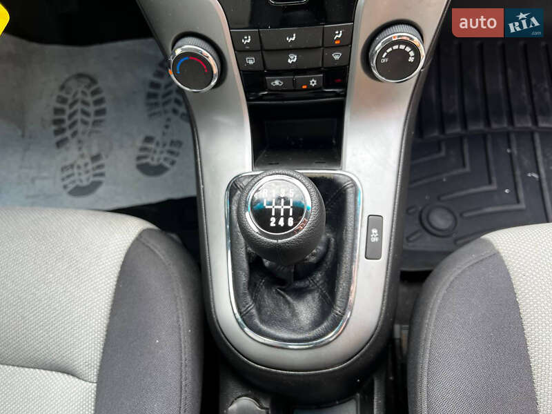 Седан Chevrolet Cruze 2014 в Днепре