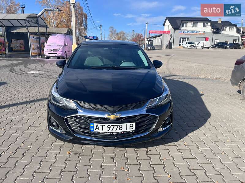 Седан Chevrolet Cruze 2018 в Черновцах