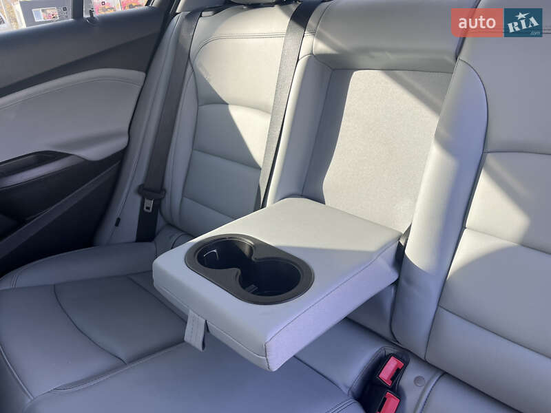 Седан Chevrolet Cruze 2018 в Черновцах