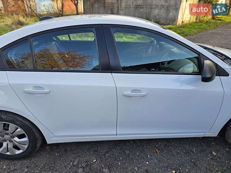 Седан Chevrolet Cruze 2015 в Кривому Розі