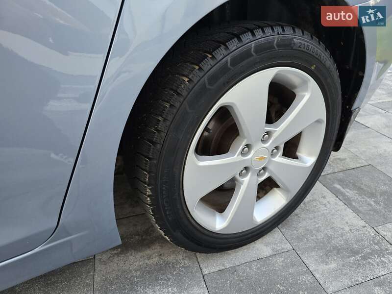 Седан Chevrolet Cruze 2011 в Ивано-Франковске