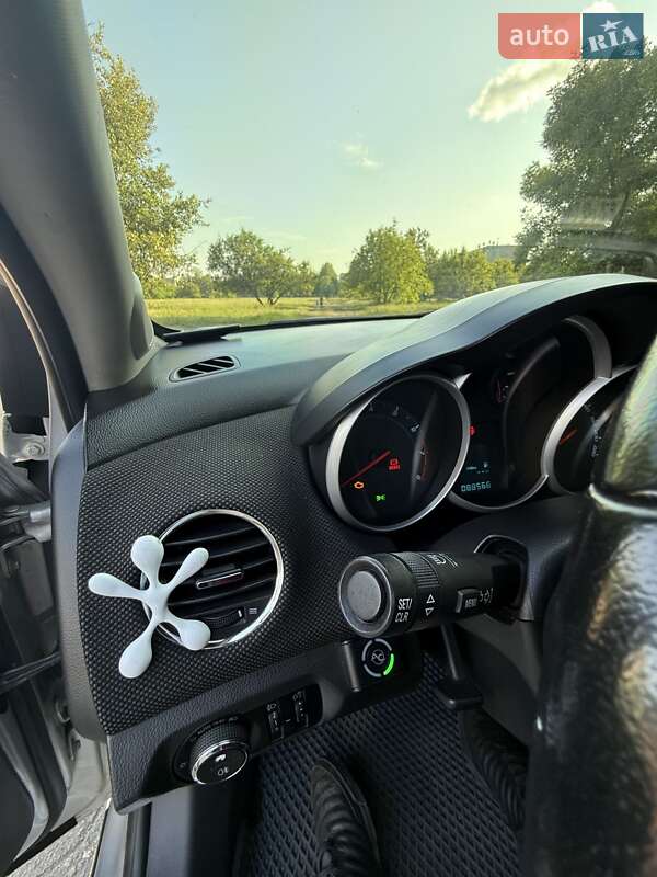 Седан Chevrolet Cruze 2011 в Днепре фото 14 Седан Chevrolet Cruze 2011 в Днепре