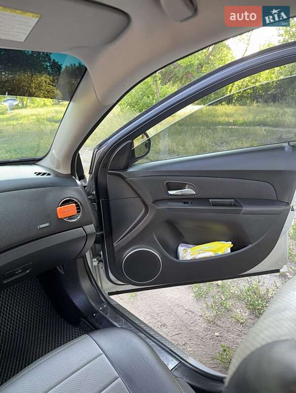 Седан Chevrolet Cruze 2011 в Днепре фото 20 Седан Chevrolet Cruze 2011 в Днепре