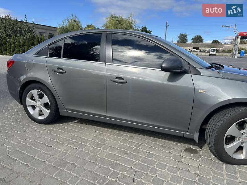 Седан Chevrolet Cruze 2009 в Іллінцях
