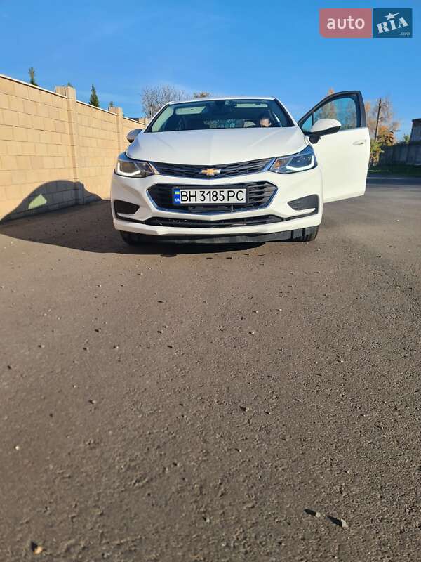 Седан Chevrolet Cruze 2016 в Черноморске