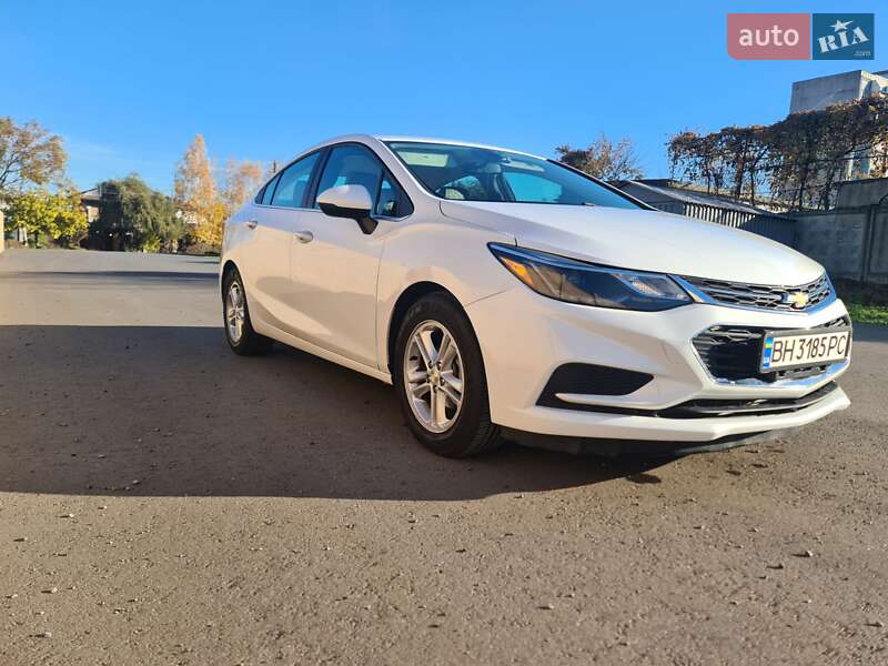 Седан Chevrolet Cruze 2016 в Черноморске