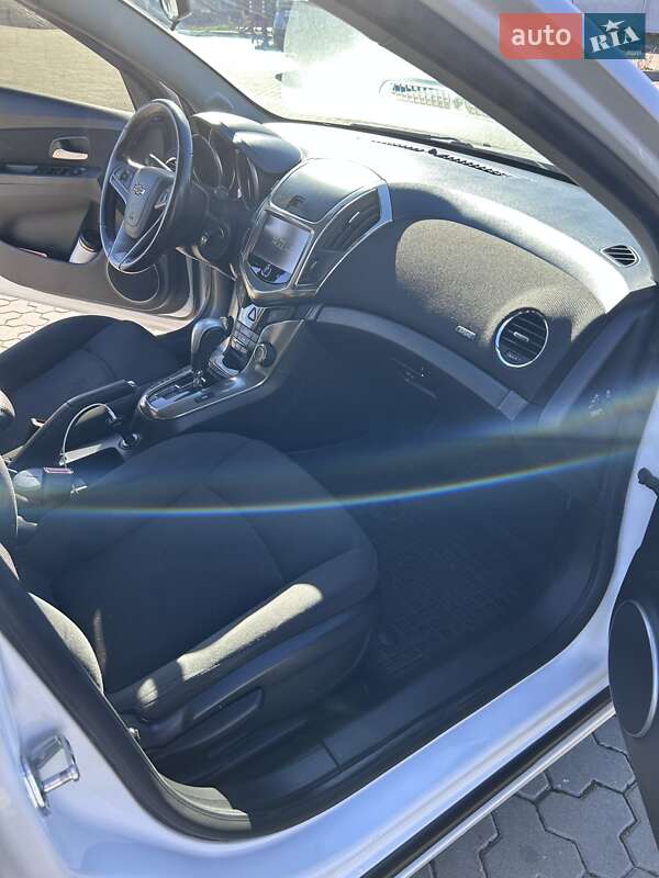 Седан Chevrolet Cruze 2012 в Киеве фото 3 Седан Chevrolet Cruze 2012 в Киеве