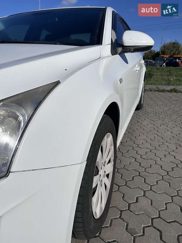 Седан Chevrolet Cruze 2012 в Киеве фото 13 Седан Chevrolet Cruze 2012 в Киеве