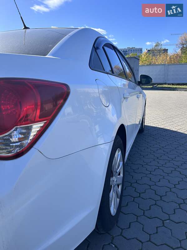 Седан Chevrolet Cruze 2012 в Киеве фото 15 Седан Chevrolet Cruze 2012 в Киеве