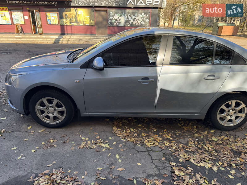 Седан Chevrolet Cruze 2010 в Покрове