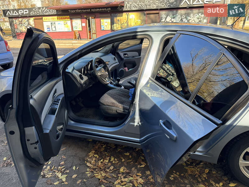 Седан Chevrolet Cruze 2010 в Покрове