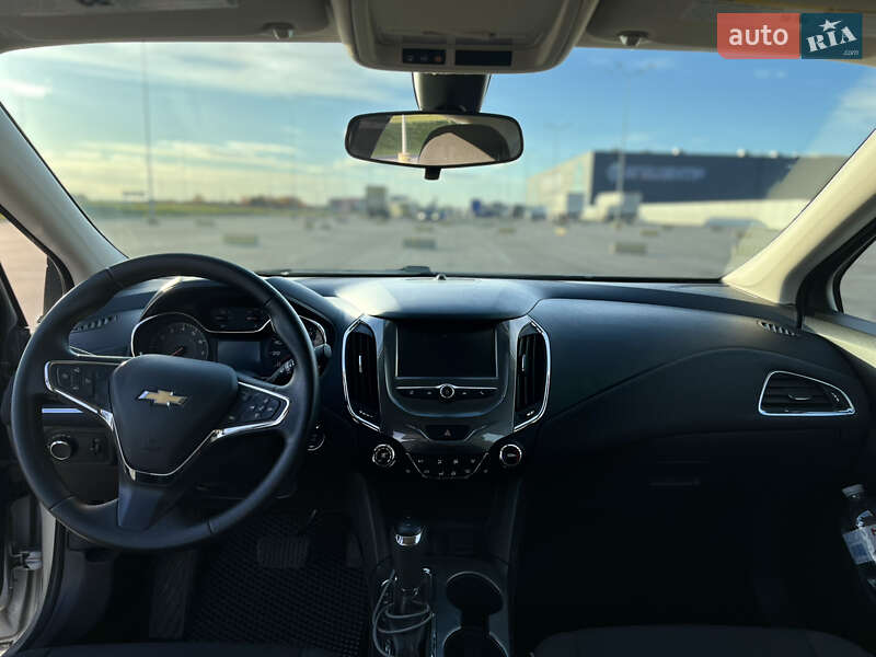 Седан Chevrolet Cruze 2017 в Львове