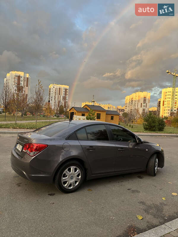 Седан Chevrolet Cruze 2014 в Киеве