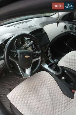 Седан Chevrolet Cruze 2011 в Кельменцях